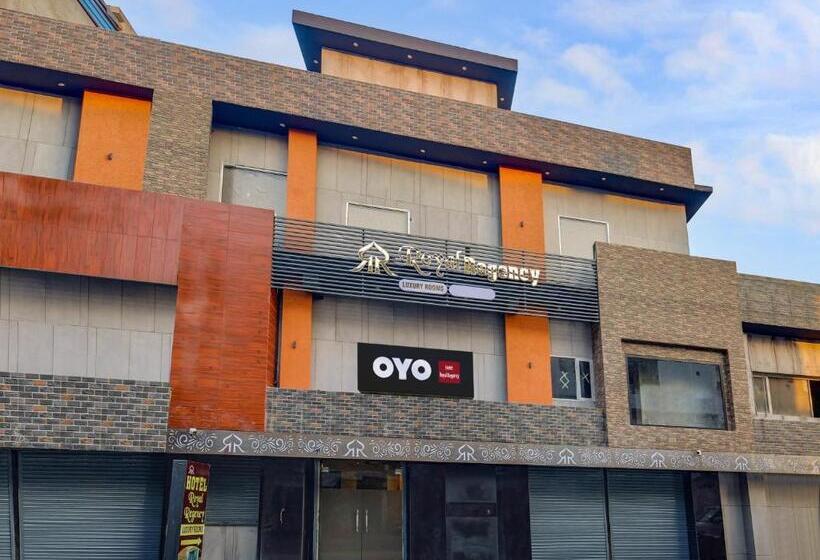 Fabhotel Royal Regency I