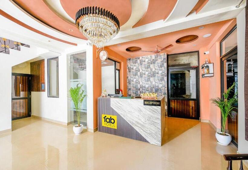 Fabhotel Royal Regency I