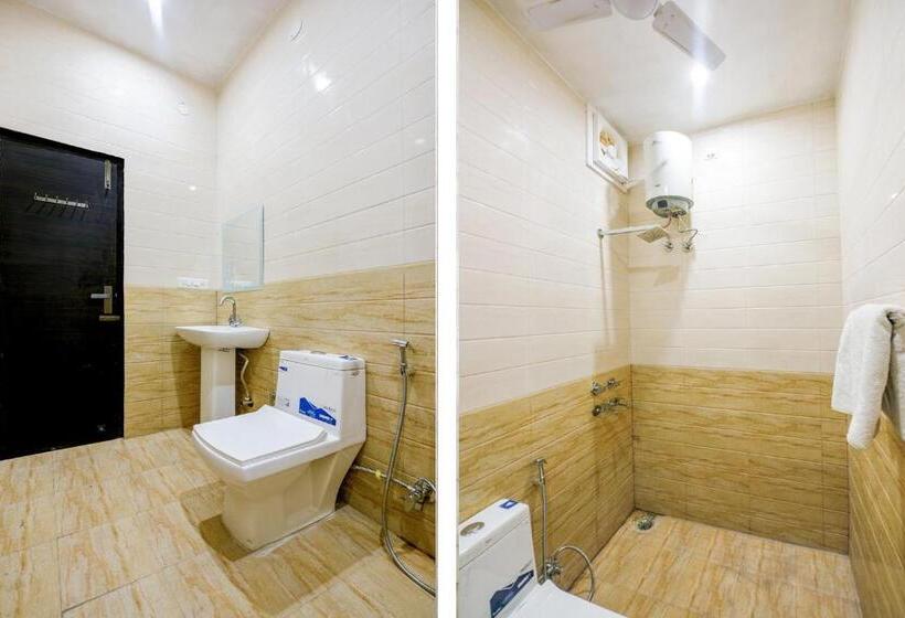 Fabhotel Royal Regency I