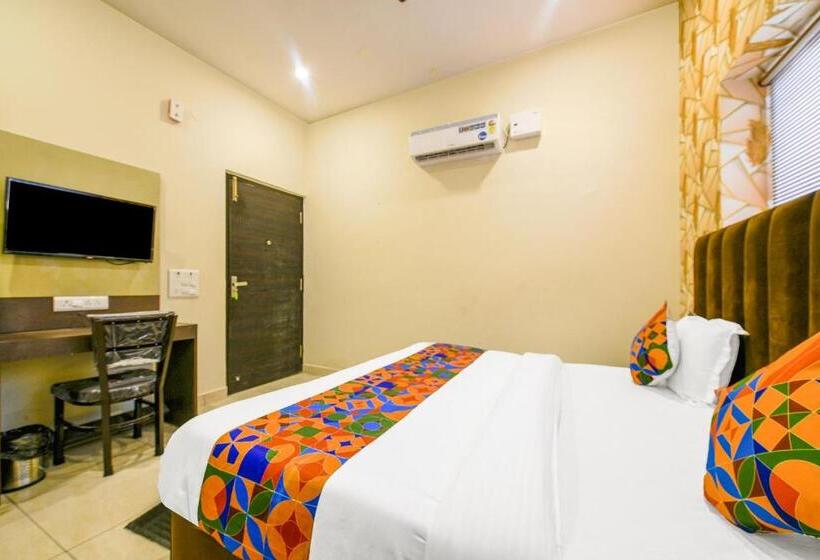 Fabhotel Royal Regency I