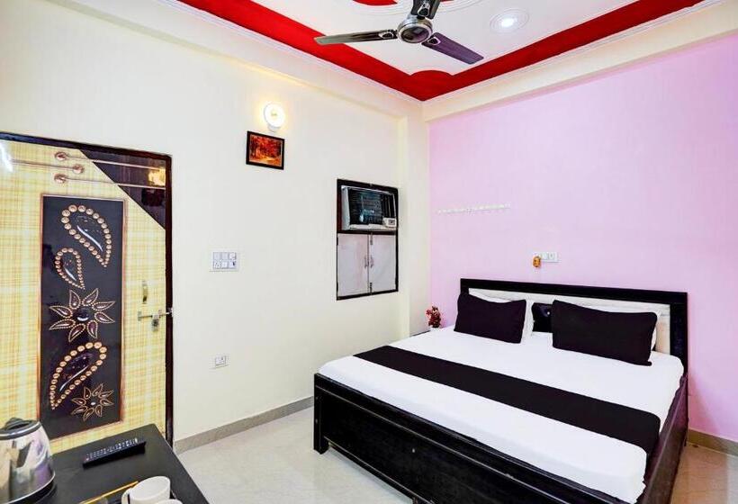 Отель Oyo S S Guest House