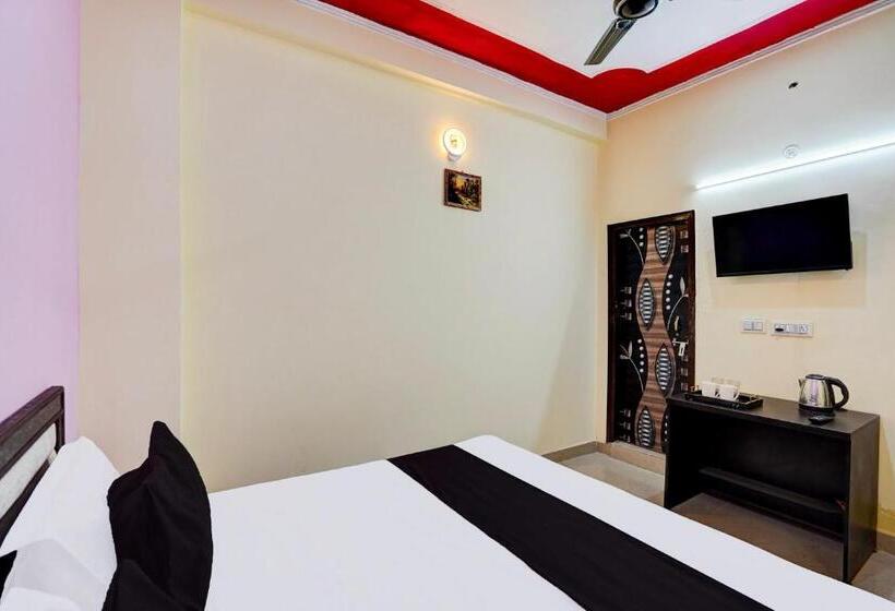 Отель Oyo S S Guest House