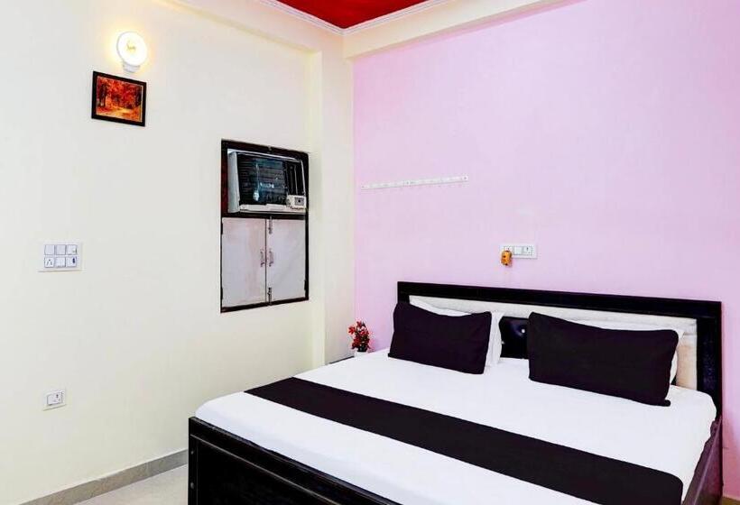 Отель Oyo S S Guest House