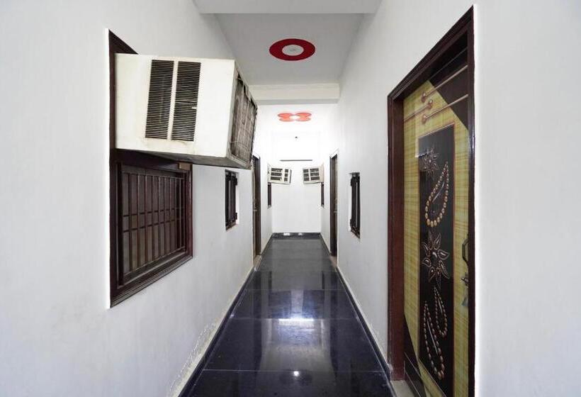 Отель Oyo S S Guest House