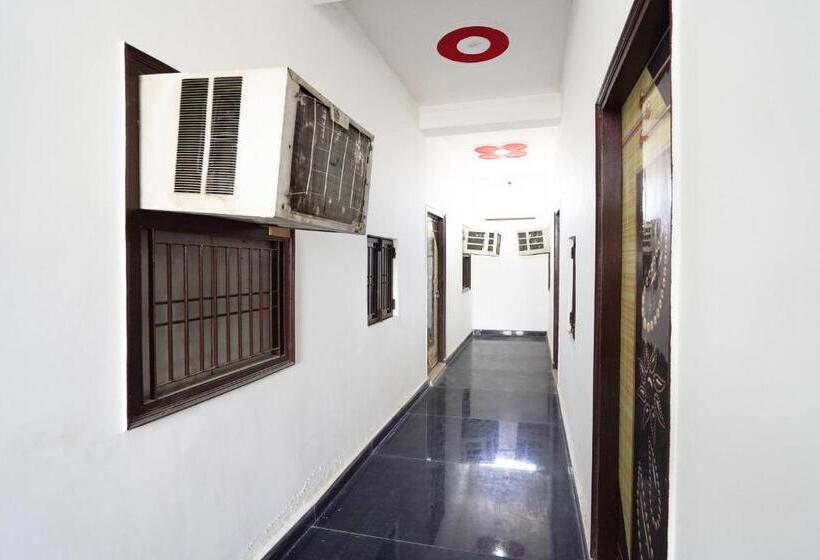 Отель Oyo S S Guest House