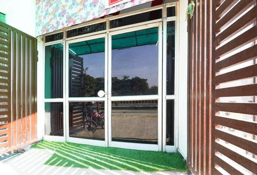 Отель Oyo S S Guest House