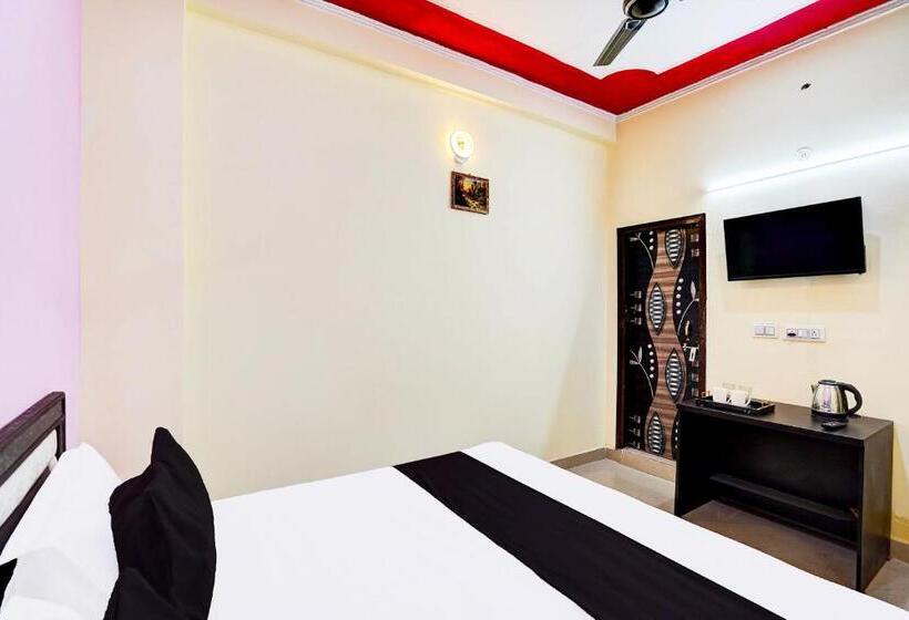 Отель Oyo S S Guest House