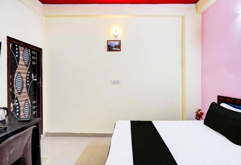 Отель Oyo S S Guest House