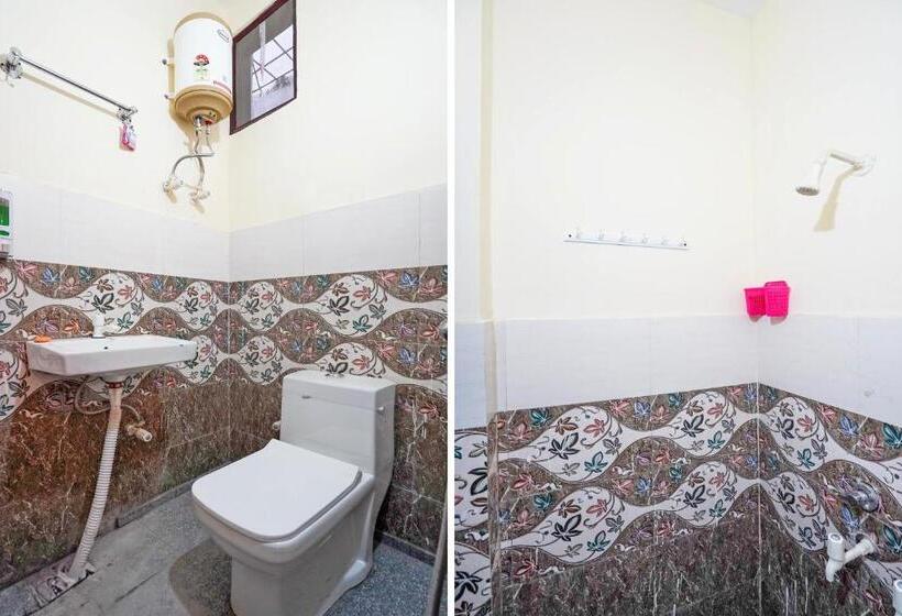 Отель Oyo S S Guest House