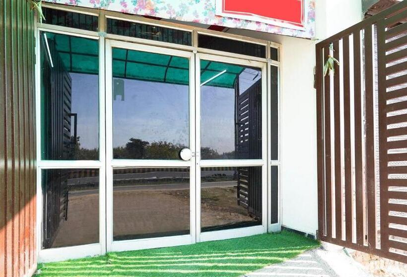 Отель Oyo S S Guest House