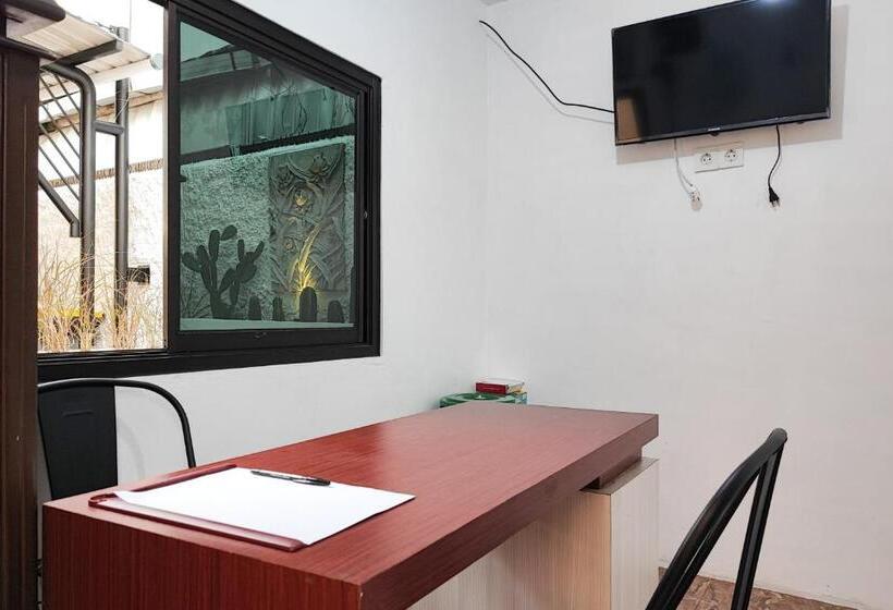 호텔 Reddoorz Syariah Near Telanaipura Jambi