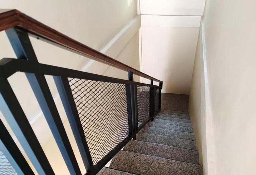 호텔 Reddoorz Syariah Near Telanaipura Jambi