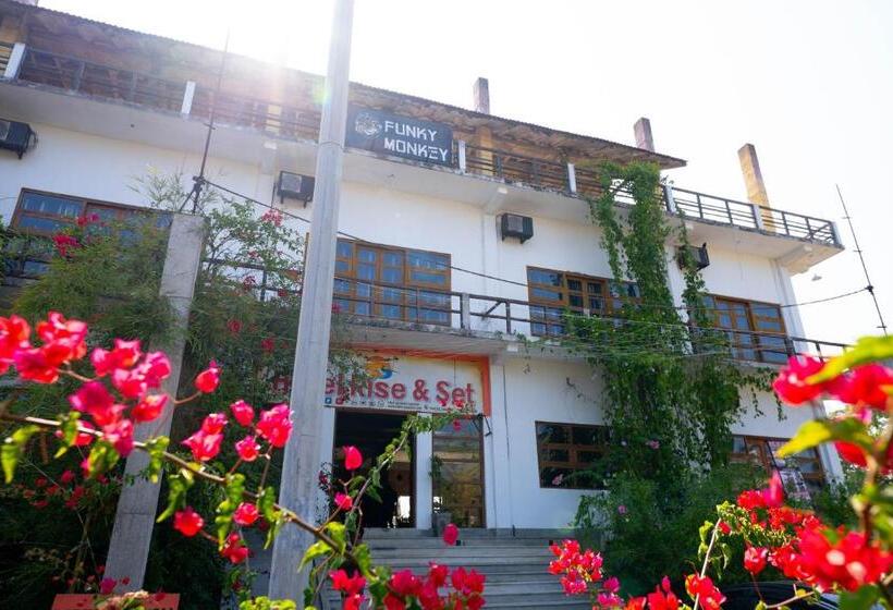 فندق Rise & Set Arugam Bay