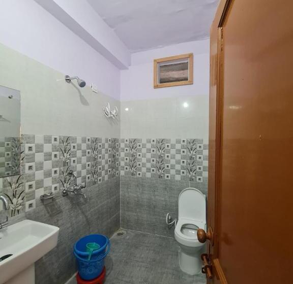 בית מלון כפרי Rivulet Resort & Camping