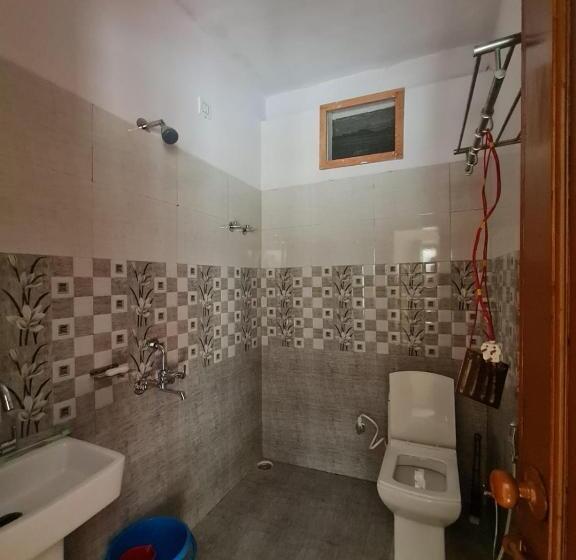 בית מלון כפרי Rivulet Resort & Camping