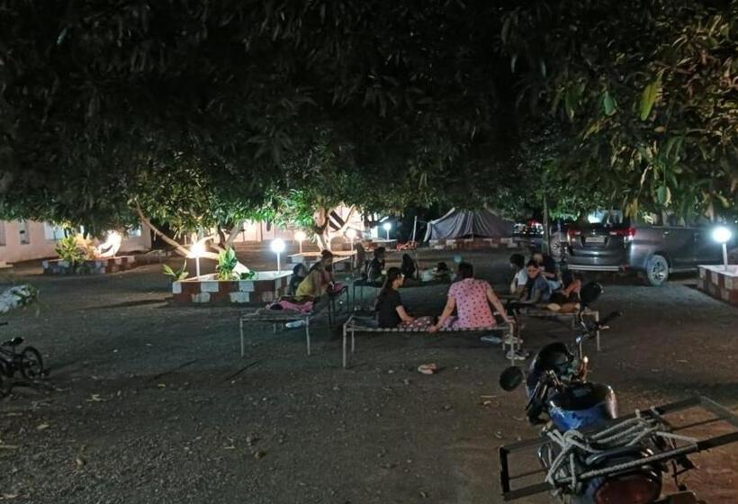 בית מלון כפרי S R Farm House