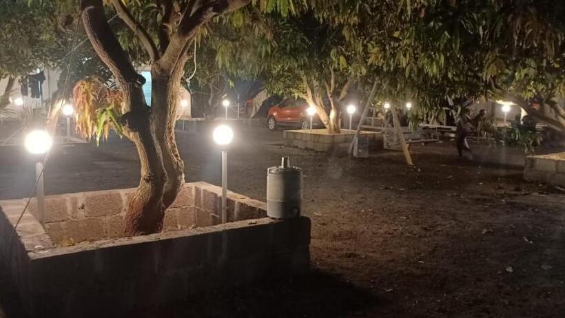 בית מלון כפרי S R Farm House