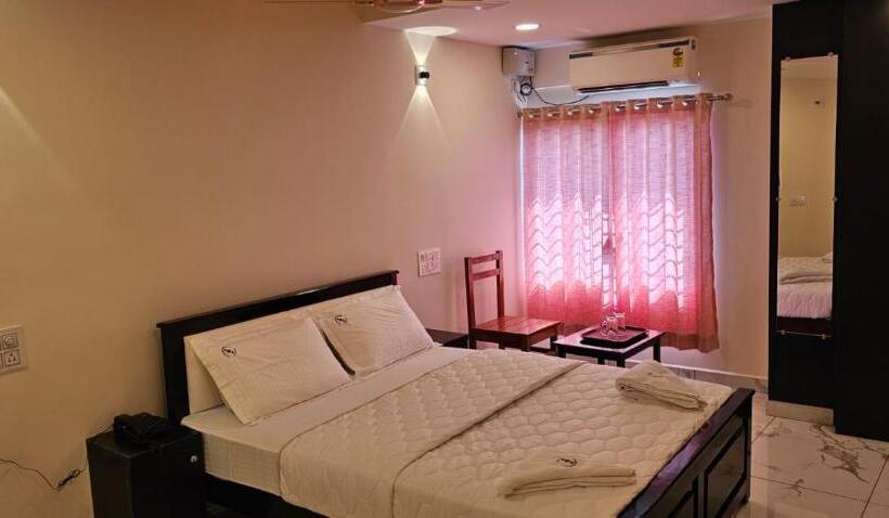 فندق Saadhana Comforts Lodge