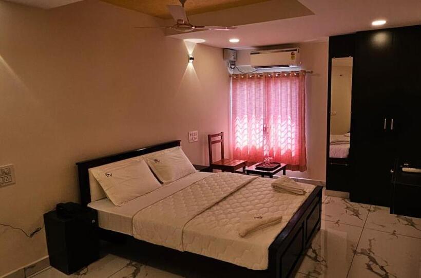 فندق Saadhana Comforts Lodge