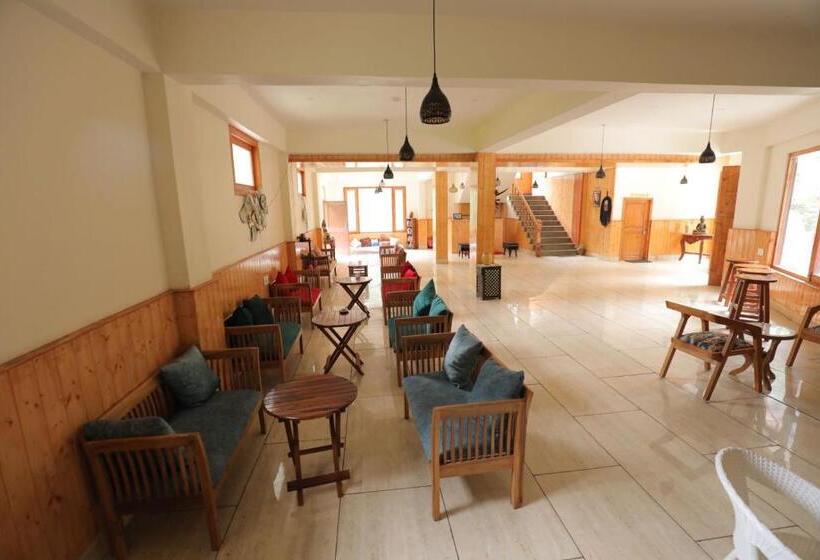 فندق Shangri Las & Restaurant