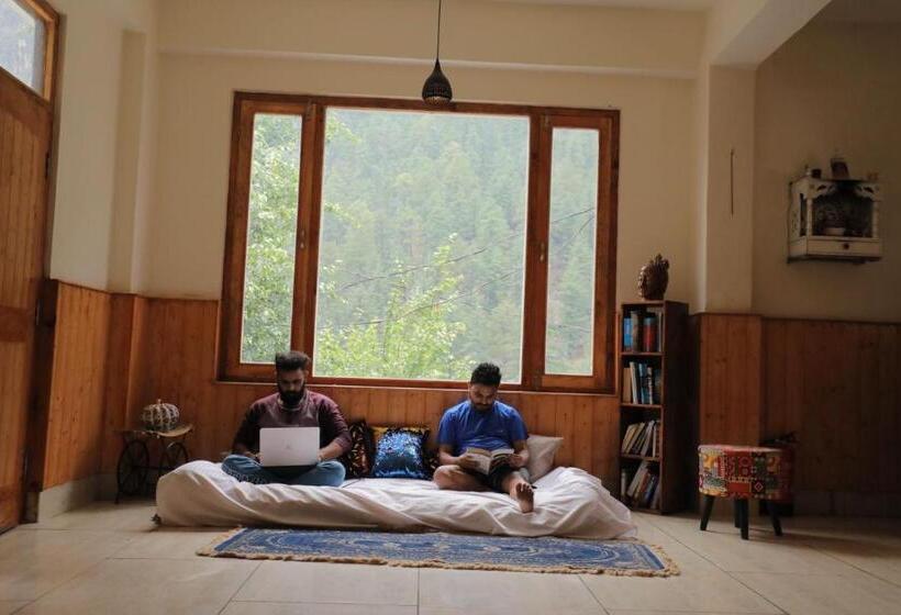 فندق Shangri Las & Restaurant