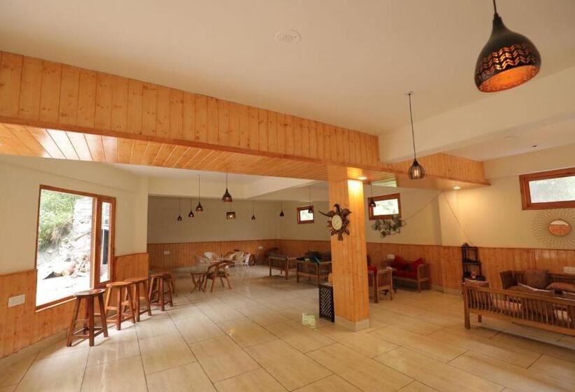 فندق Shangri Las & Restaurant