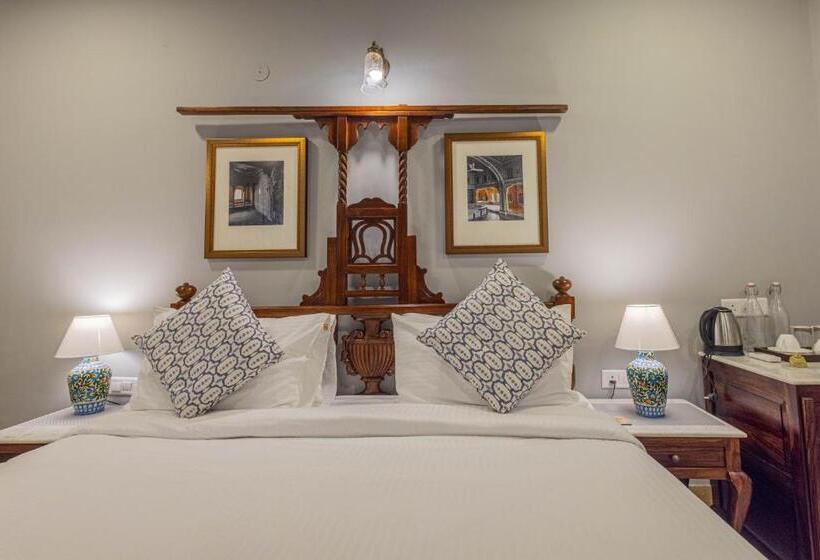 בית מלון כפרי Sheel Mahal Near Hawa Mahal