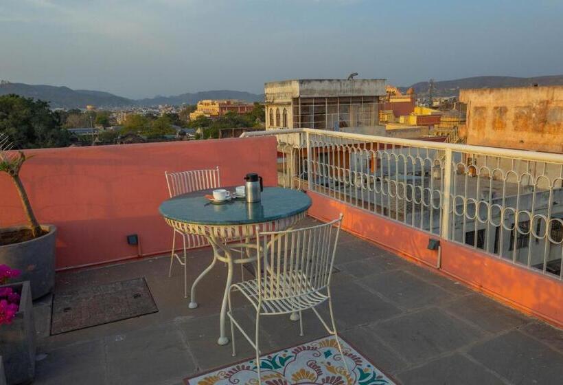 בית מלון כפרי Sheel Mahal Near Hawa Mahal