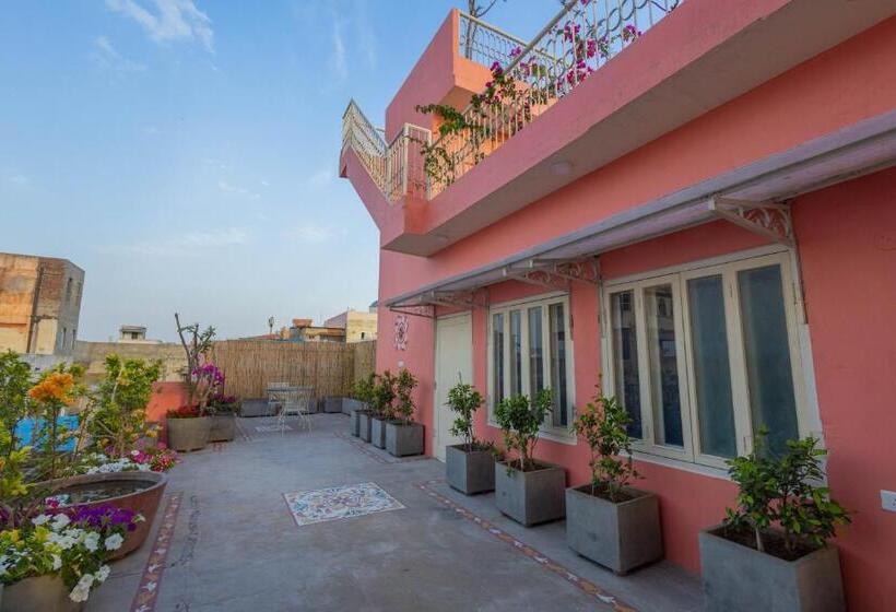 בית מלון כפרי Sheel Mahal Near Hawa Mahal