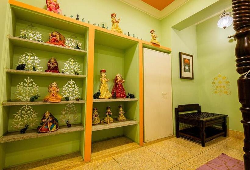 בית מלון כפרי Sheel Mahal Near Hawa Mahal