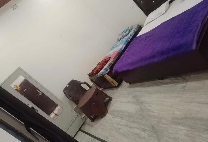 בית מלון כפרי Shri Priyaju