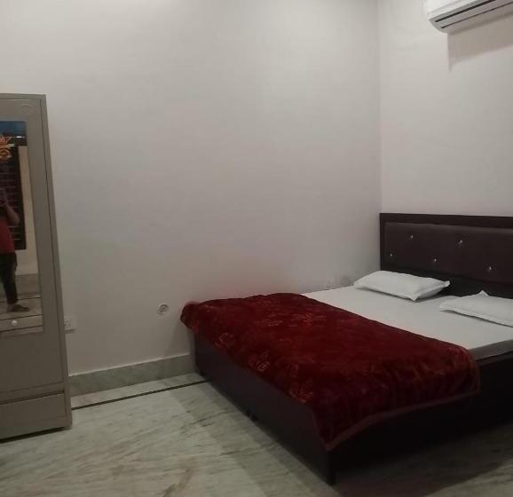 בית מלון כפרי Shri Priyaju