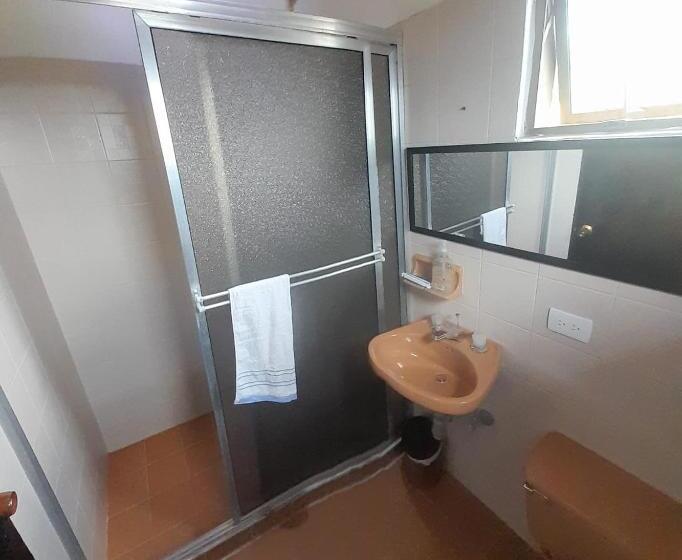 בית מלון כפרי Suitegold Rocksglampings