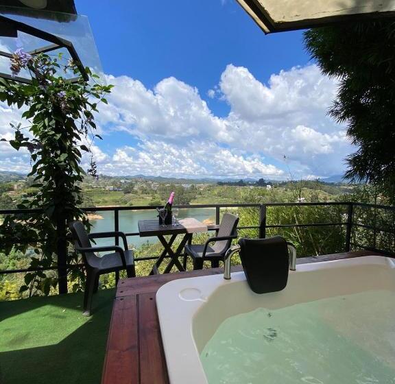 בית מלון כפרי Suitegold Rocksglampings