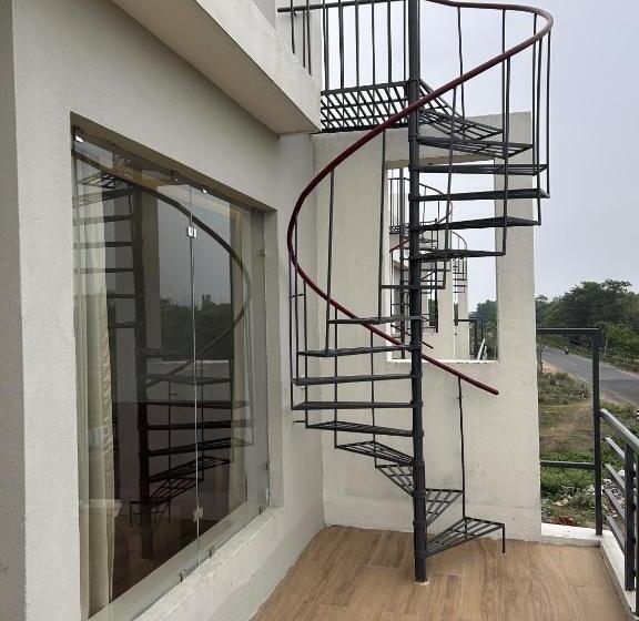 فندق The Pearl Club Resort