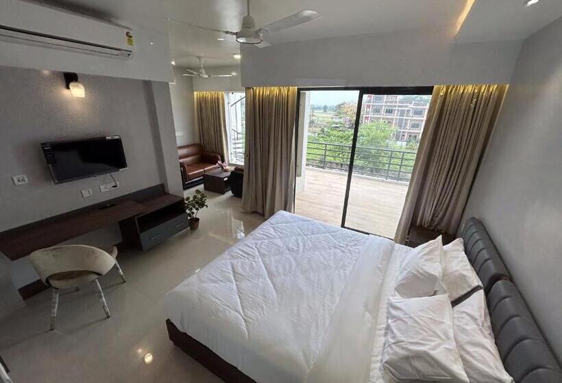 فندق The Pearl Club Resort