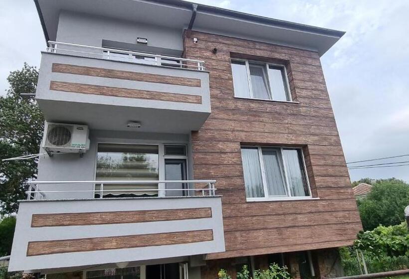 بنسيون „бащината къща“ за гости