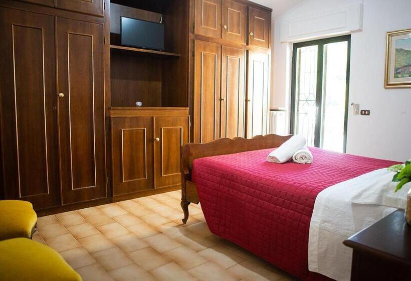 بنسيون Casa Erzinio