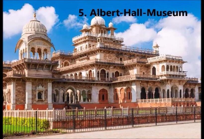 Пансион Corner Stay Home