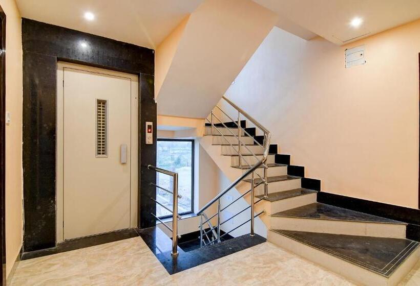 פנסיון Eco Corporate Inn 2 Rajarhat