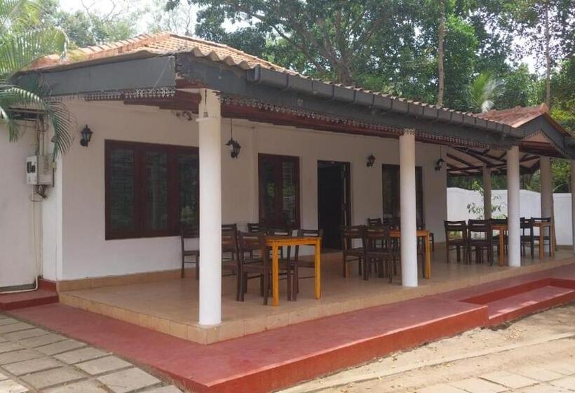 Пансион Edward Bungalow