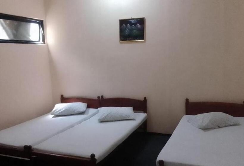 膳宿费 Eestee Court