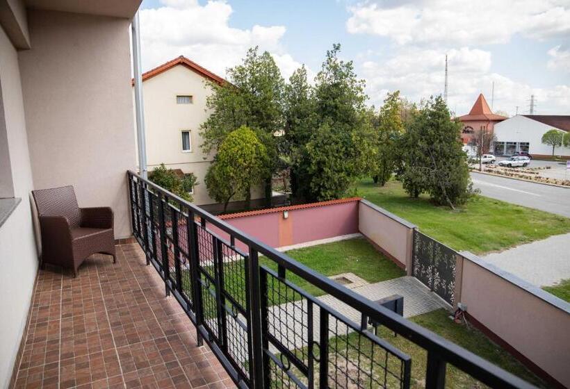 Пансион Farkas Villa