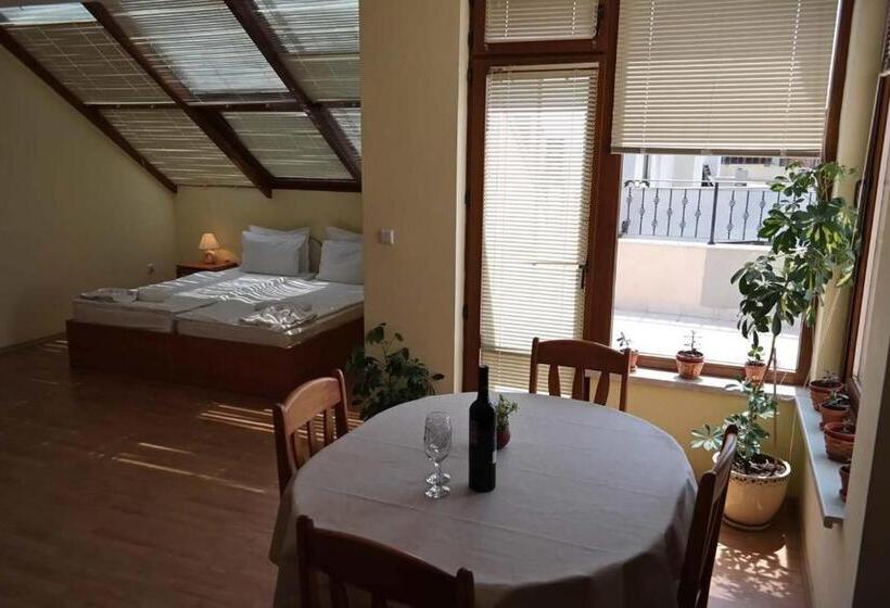 פנסיון Guest Hous Stariat Kesten