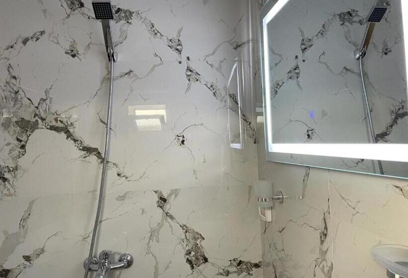 פנסיון Guesthouse & Hospitality