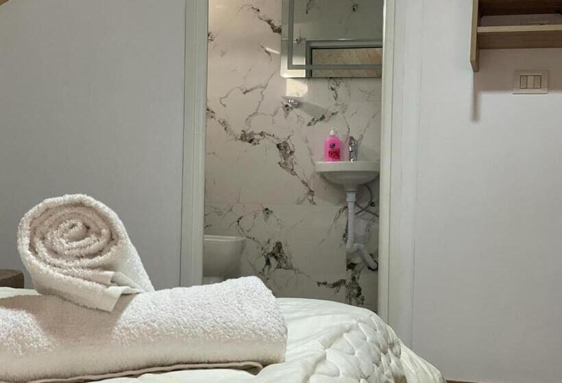 פנסיון Guesthouse & Hospitality