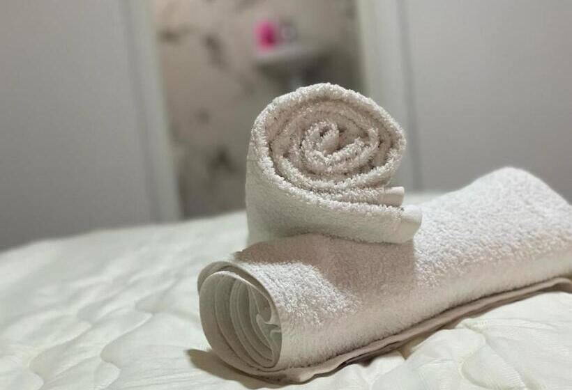 פנסיון Guesthouse & Hospitality