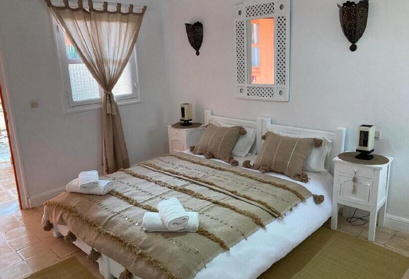 بنسيون La Courbine D Argent