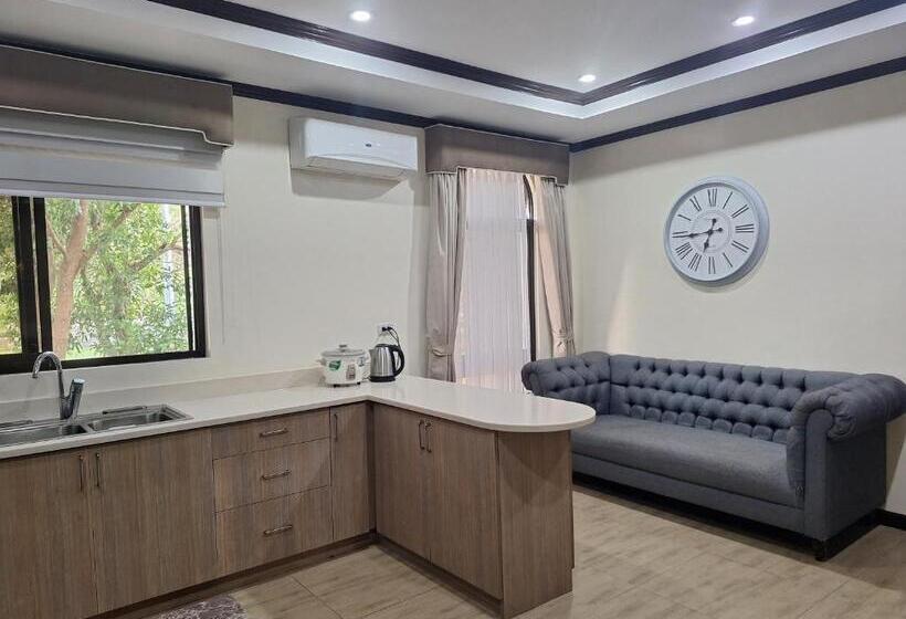 پانسیون La Dolce Vita Villa