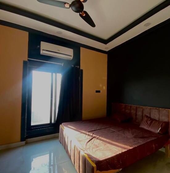 膳宿费 Lost &found